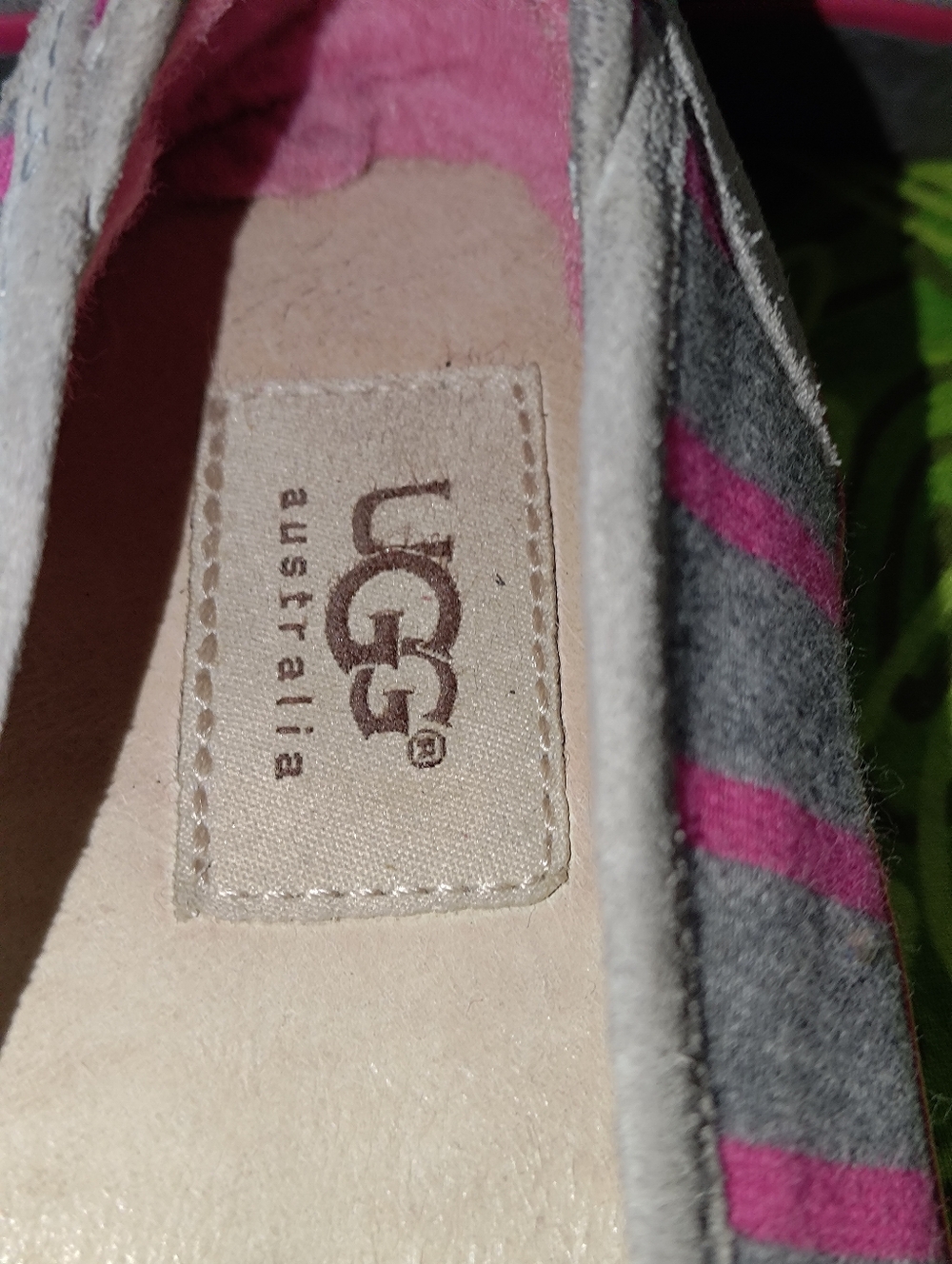 UGG Australia Women's 1796 Neema Gray Pink Striped Flats US 6 - Picture 7 of 15